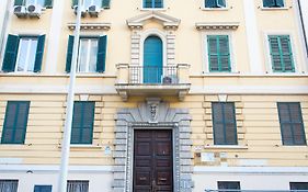 The Right Place - Guest House